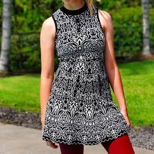Xhilaration knit mini Dress sz XS, blk & wht